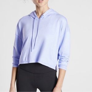 ATHLETA womens L - UPTEMPO Crop Short HOODIE -PERIWINKLE BLUE luxe soft